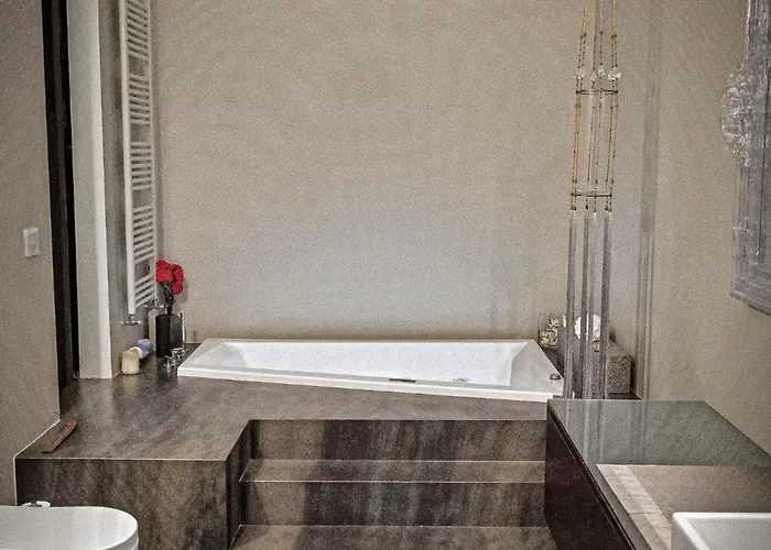 Campo De Fiori Luxury Jacuzzi & Cinema *