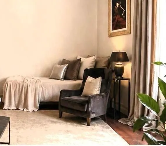 Campo De Fiori Luxury Jacuzzi & Cinema