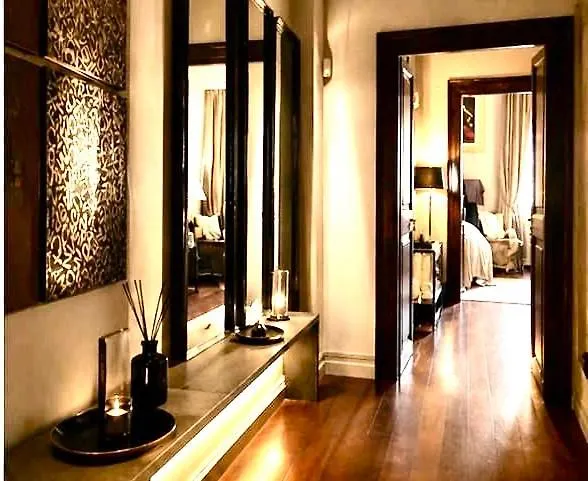 Campo De Fiori Luxury Jacuzzi & Cinema Apartment *