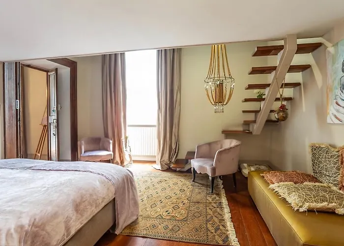 Campo De Fiori Luxury Jacuzzi & Cinema Apartament *