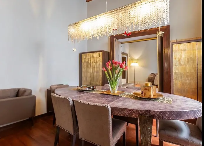 Campo De Fiori Luxury Jacuzzi & Cinema Apartament *