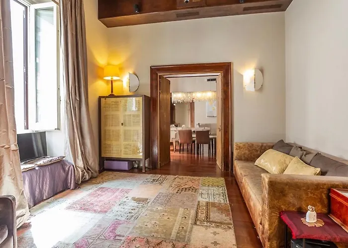 Campo De Fiori Luxury Jacuzzi & Cinema Apartment *
