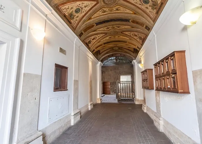 Campo De Fiori Luxury Jacuzzi & Cinema Apartament *